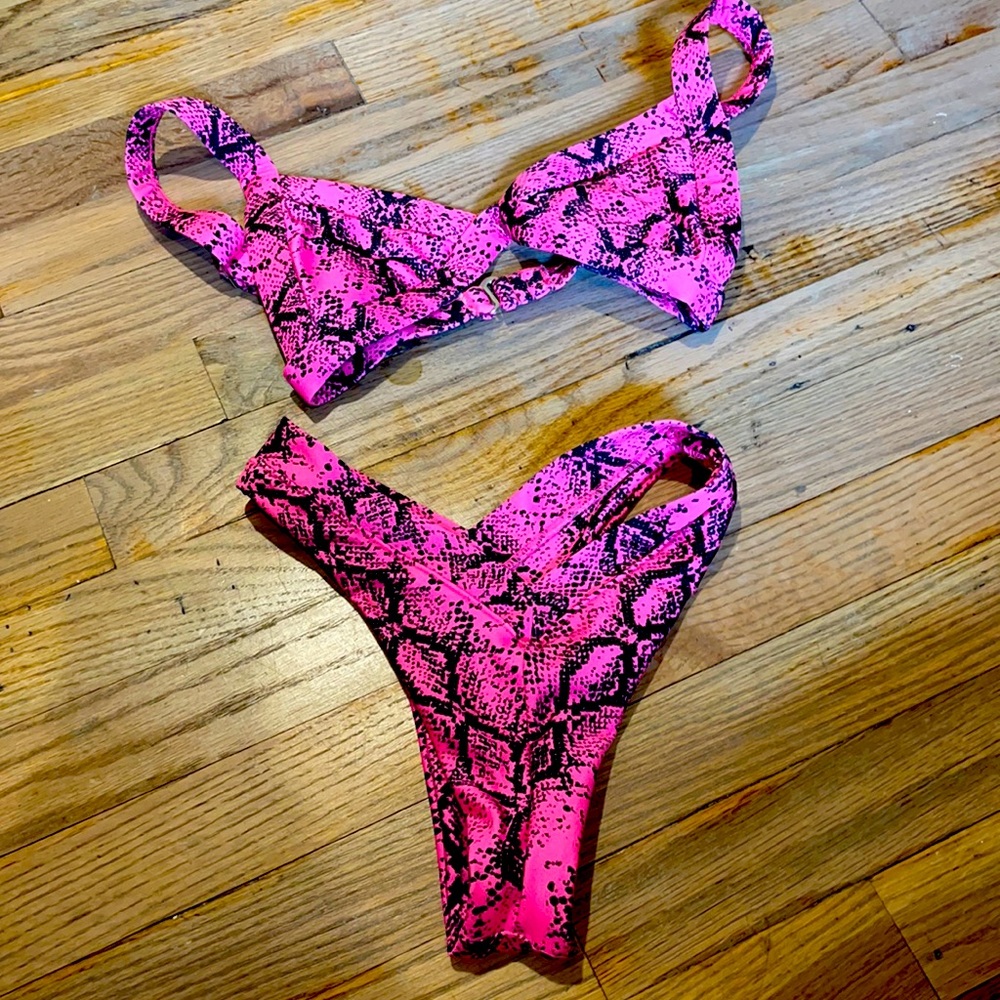 One One Swimwear bikini set NEW size XS